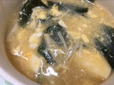 豆腐とえのきとわかめで和風スープ
